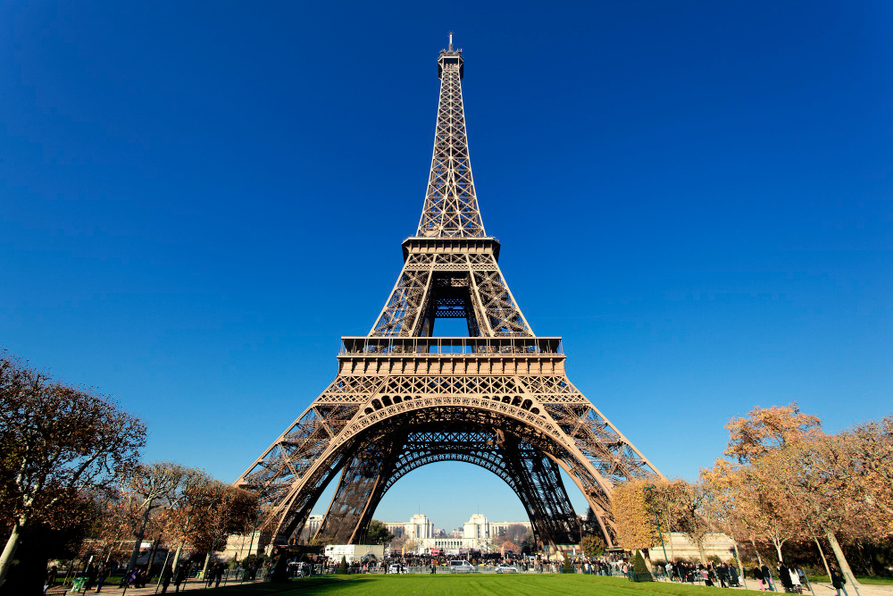 Eiffel Tower travel guide